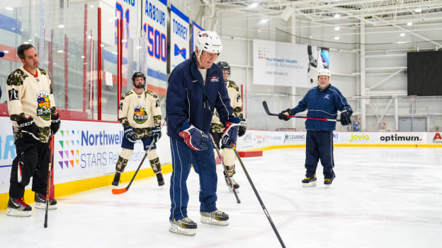 PHOTOS: Military Try Hockey for Free