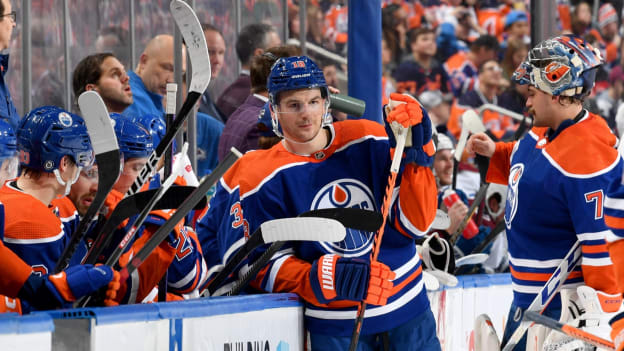 GALLERY: Oilers vs. Avalanche