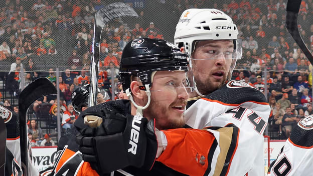 18299655_Anaheim_Ducks_v_Philadelphia_Flyers_Andrew_Taylor_(Greenfly)_20231029_144214