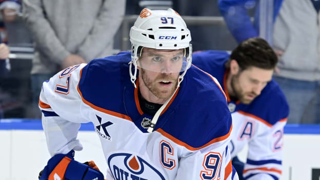 Edmonton Oilers v New York Islanders