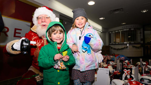 20251224_ALUMNI_TOY_DRIVE_FLA7331AB