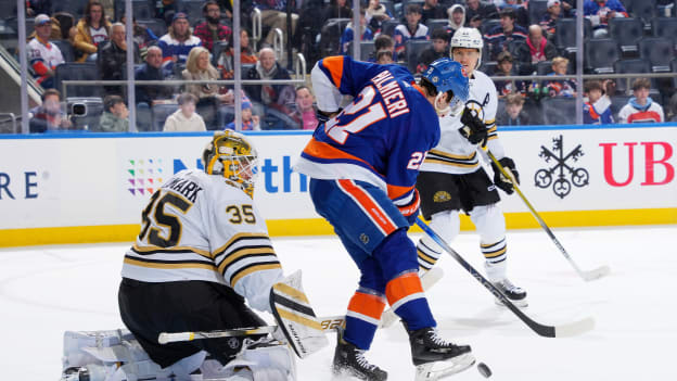 UBS Postgame Photos: Bruins 5, Islanders 4 SO