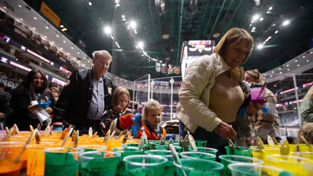 2425_OA_PaintTheIce_080