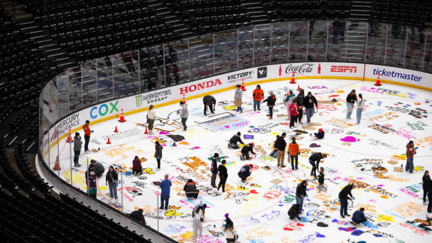 2425_OA_PaintTheIce_017