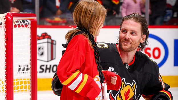 20251204_CGY_vs_MIN_FLA0270_GT