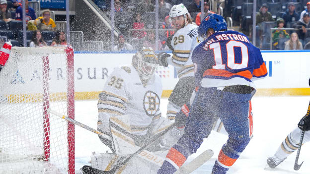 UBS Postgame Photos: Islanders 5, Bruins 1