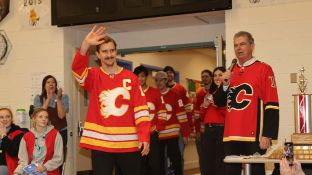 20251121_Floor Hockey_037_ DM