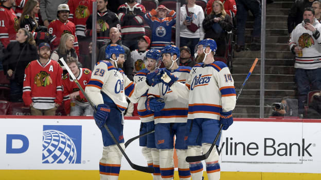 Edmonton Oilers v Chicago Blackhawks