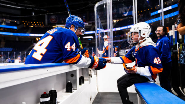 20251016_WARMUPS_NYI_SJS-3