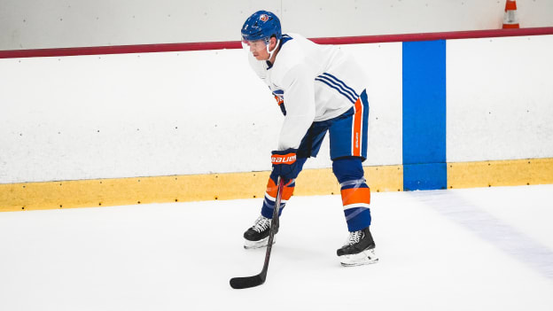 PHOTOS: Islanders Morning Skate Dec. 11