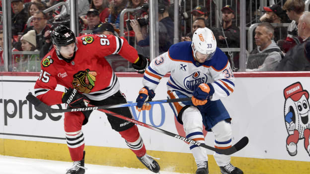 Edmonton Oilers v Chicago Blackhawks