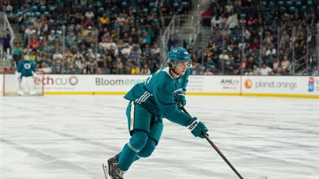 Sharks sign forward Cameron Lund to entry-level contract