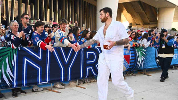 Photos: Winter Classic Arrivals