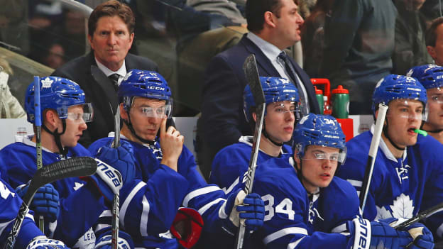 leafs_bench_2517