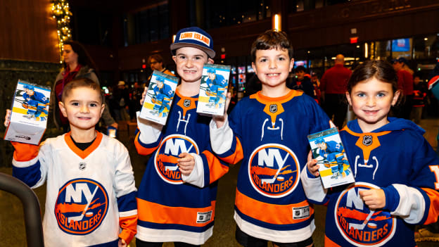 202511_NYI_BOS_BOBBLEHEAD-01