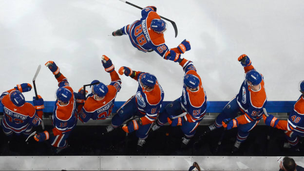 776360339_AD123_Flames_v_Oilers