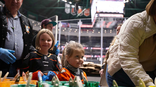 2425_OA_PaintTheIce_081