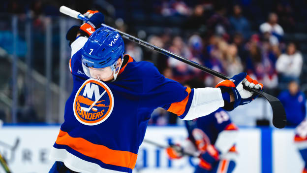 20251023_NYI_DET_WARMUPS-03