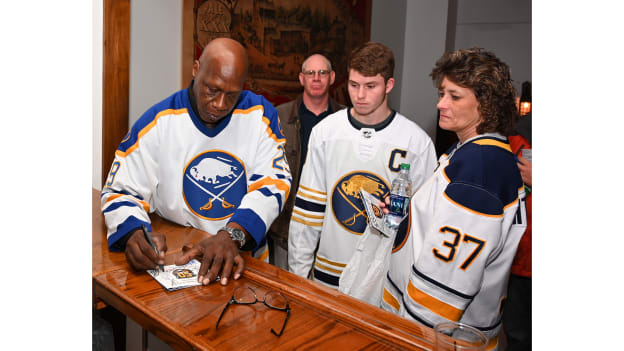 20191212-val-james-gallery