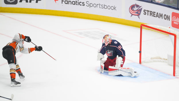 18206510_NHL__OCT_24_Ducks_at_Blue_Jackets_Andrew_Taylor_(Greenfly)_20231025_171748
