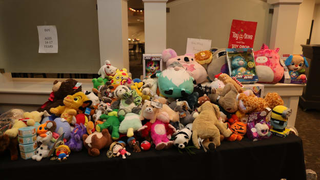 121625_Alumni Toy Drive_006_ DM