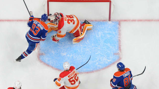 776360339_AD117_Flames_v_Oilers