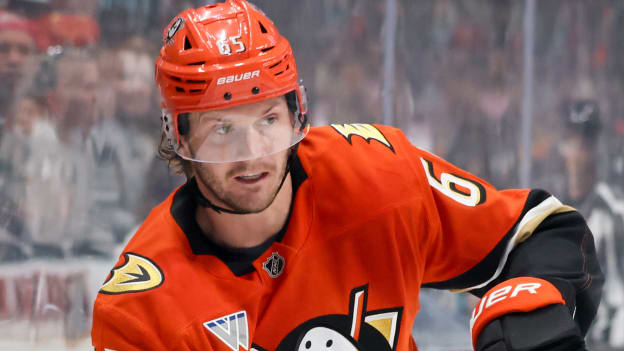 20250929_Sharks_Ducks_Robinson_0111