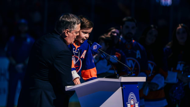 20251213_NYI_TBL_LAFONTAINE_CEREMONY-20