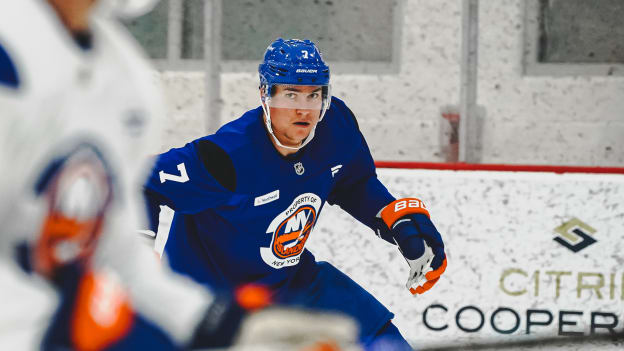 20250919_NYI_TRAININGCAMP_JOHNSTON-08