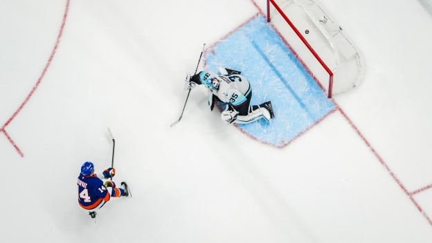 20251123_NYI_SEA_OVERHEAD_SHOOTOUT-1