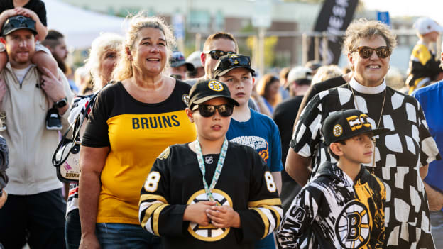 20250905_dle_bruins fan fest hanover18