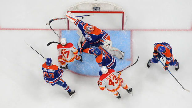776360339_AD118_Flames_v_Oilers