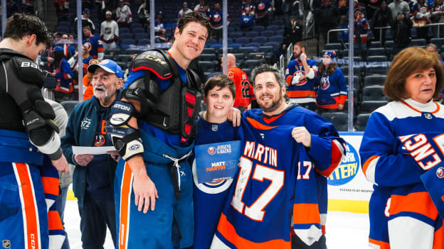 20250415_NYI_WSH_FINAL_JERSEYOFFBACKS-26