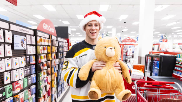 11-08-2024_DLE_Boston Bruins Holiday Toy Shopping42