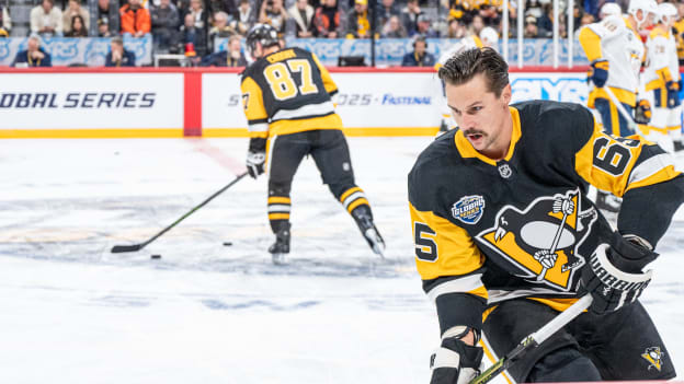 Erik Karlsson NHL Global Series Game 2