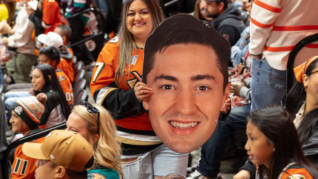 26f111cc-4df4-44fd-bbc3-9f742c1972f2Ducks_Fan Night_04.12.26-38