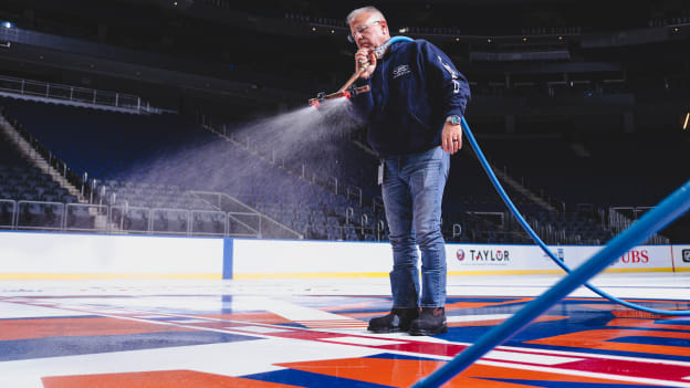 20250913_ICEIN_FIRSTCUT-65