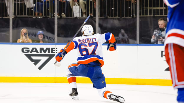 20250925_NYI_NYR_PRESEASON_THIRD_GOALS-1