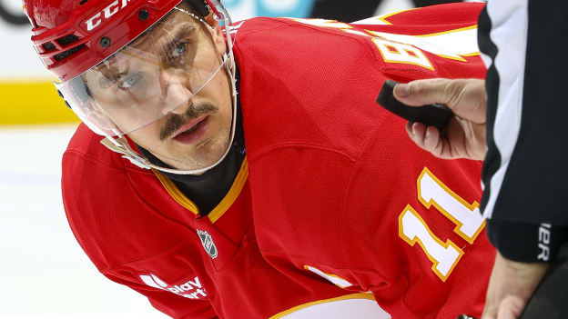 20251107_CGY_vs_CHI_FLA0218_GT