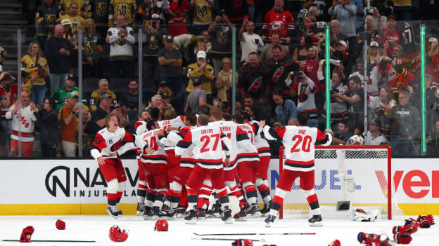 Hurricanes - Golden Knights 4-2