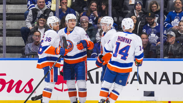 UBS Postgame Photos: Islanders 6, Maple Leafs 3