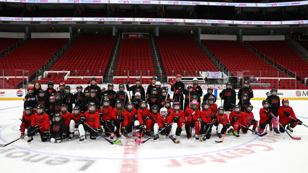 251003IIHFGirlsHockey0011_kdg