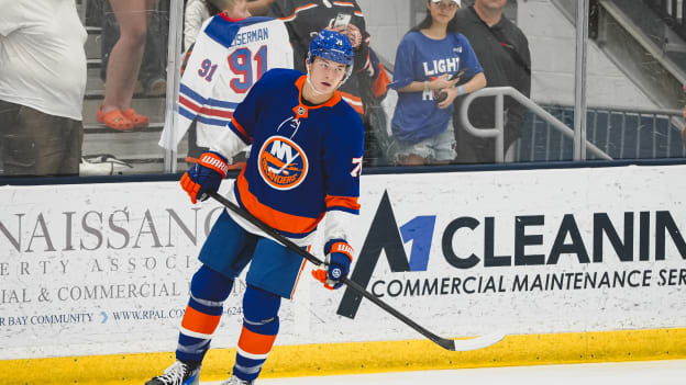 20250702_BLUE_WHITE_WARMUPS_EDITS-3
