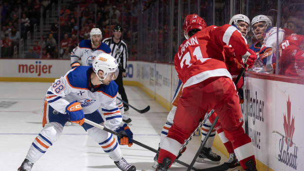 Edmonton Oilers v Detroit Red Wings