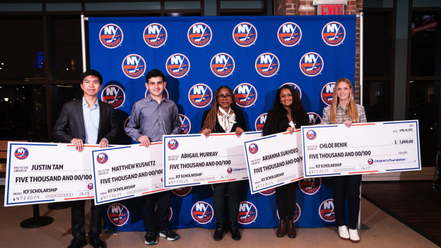 20250410_NYI_NYR_SCHOLARSHIPS-13