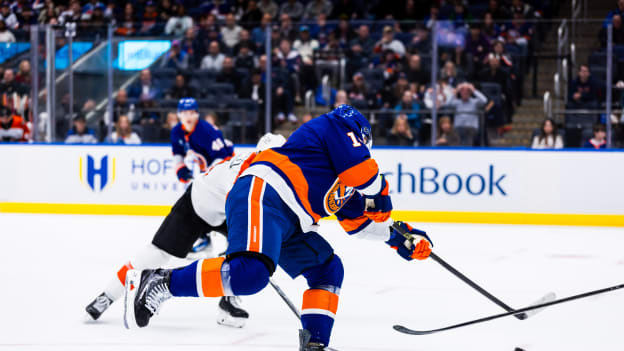 20251128_NY_PHI_EM-3