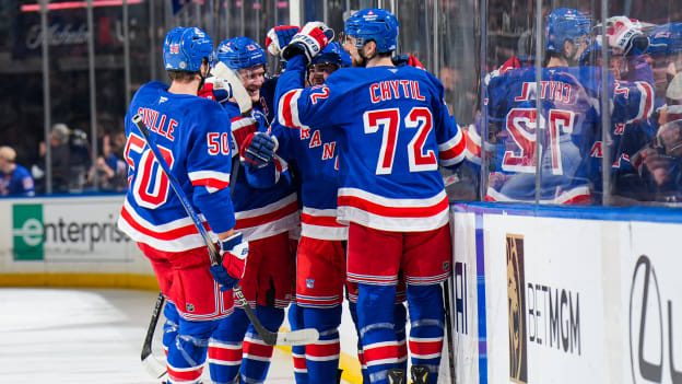 Boston Bruins v New York Rangers