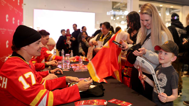 20260223_Flames Autograph Session_ 0019 DM