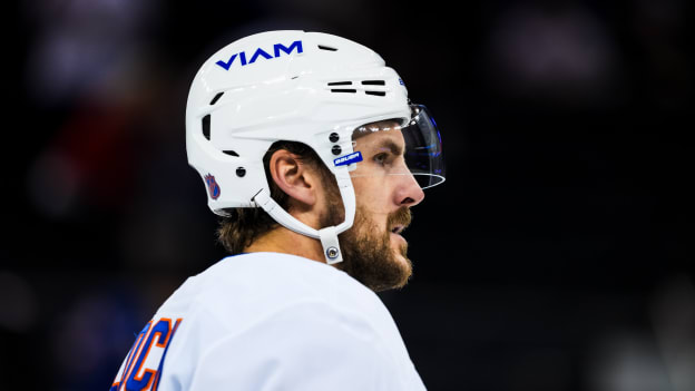 20251108_NYR_NYI_PRE_WARMUPS-5