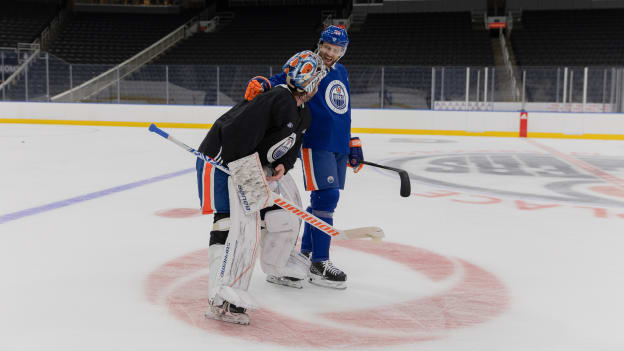 BLOG: Oilers arrive early as captain's skates commence at Rogers Place